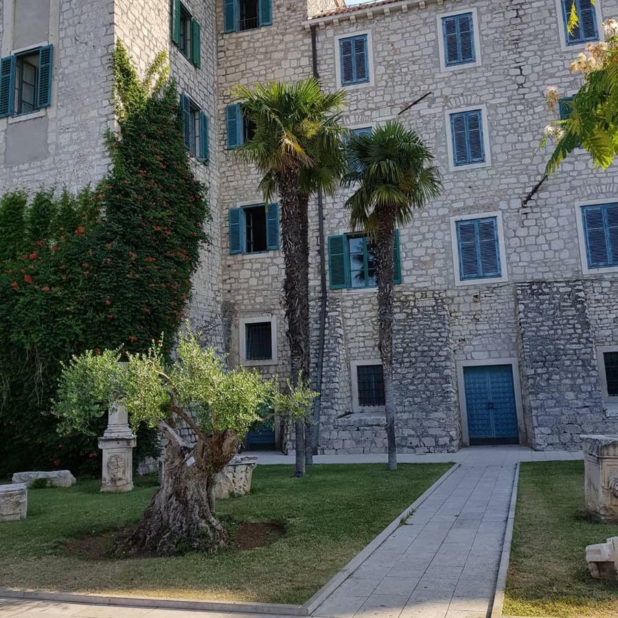 Holiday House "Villa Flora" Šibenik Exteriör bild