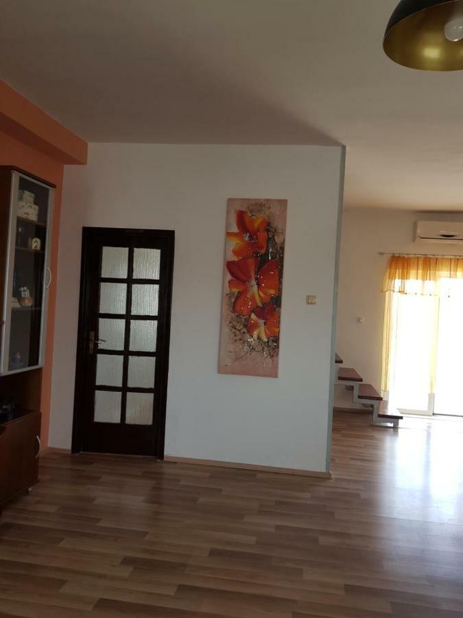 Holiday House "Villa Flora" Šibenik Exteriör bild